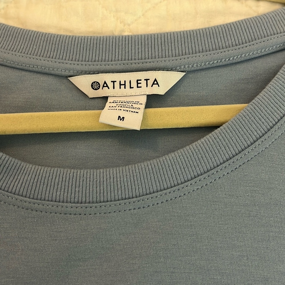 Slate blue Athleta top jersey with cotton poplin sleeves